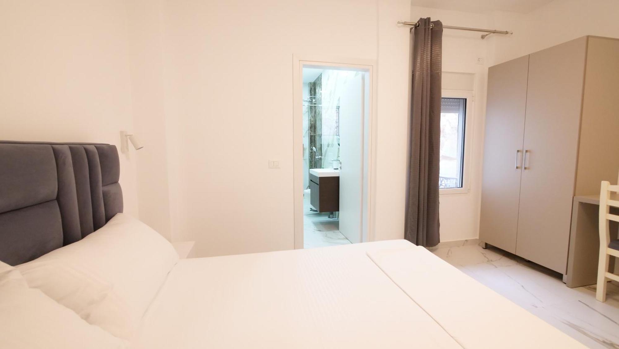 Blue Mare Apartments Sarande Exterior photo